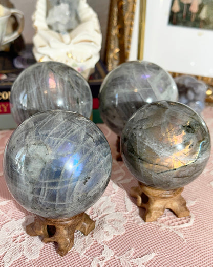 Labradorite Sphere Crystal Ball – Colorful Flash, Intuition & Aura Protection | 1 Piece